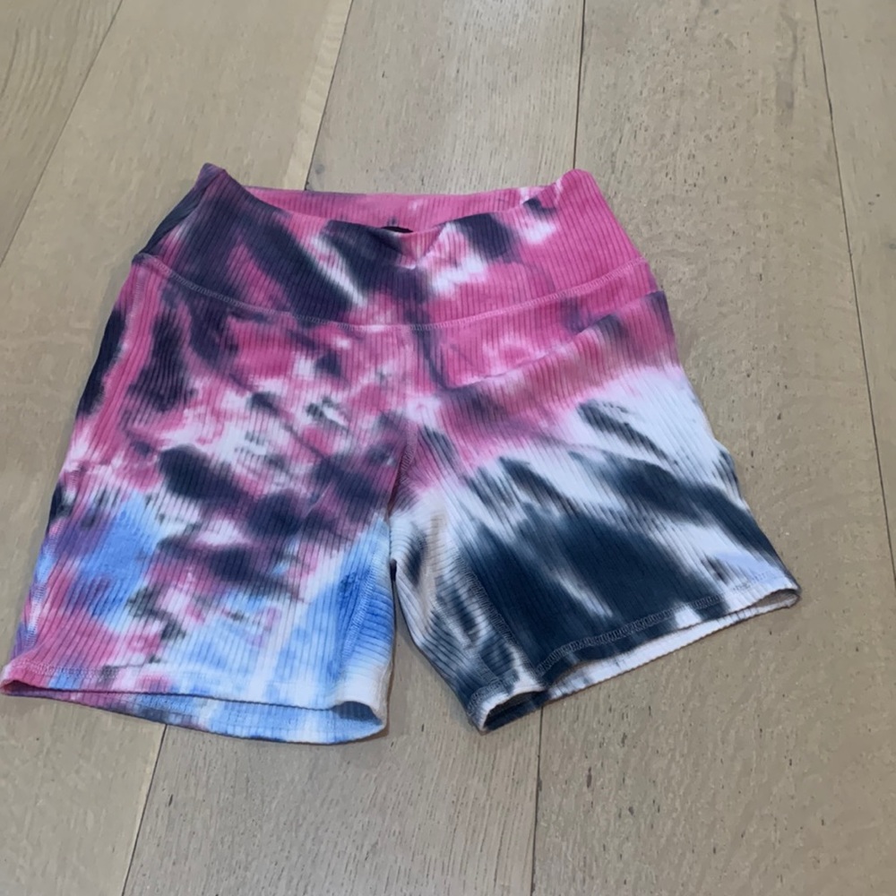 WSLY tie dye biker shorts size medium